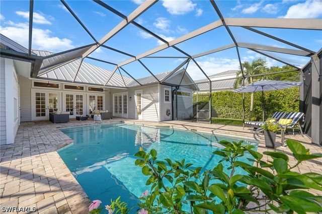 8137 Ronda CT, Naples, FL 34109