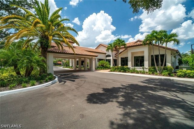 8137 Ronda CT, Naples, FL 34109