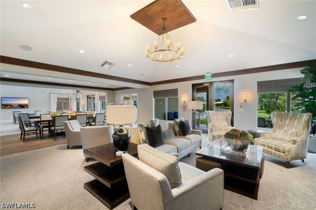 8137 Ronda CT, Naples, FL 34109