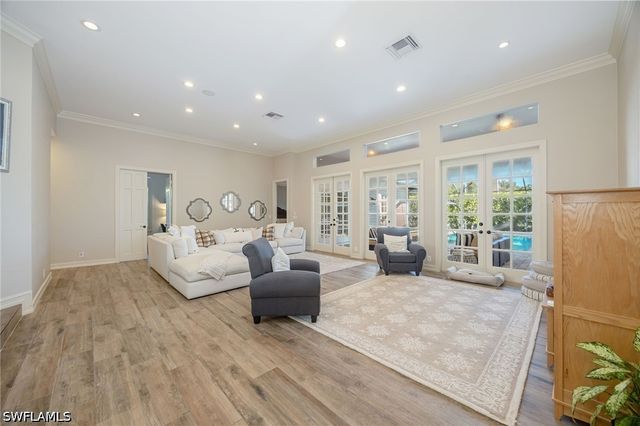 8137 Ronda CT, Naples, FL 34109