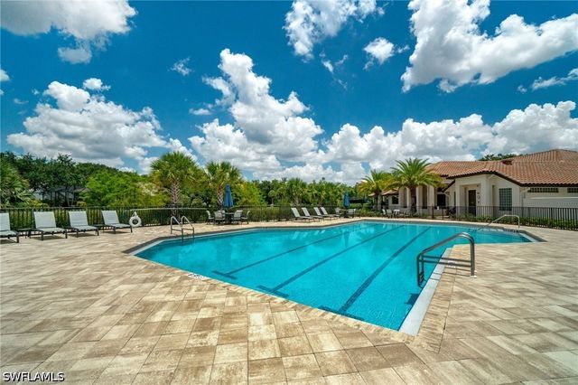 8137 Ronda CT, Naples, FL 34109