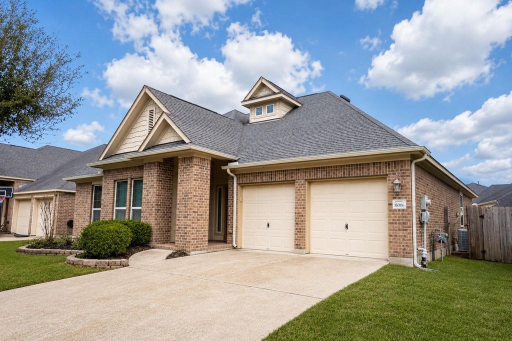 16006 Lost Anchor Way Lane, Houston, TX 77044