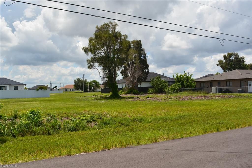 327 NW 16th PL, CAPE CORAL, FL 33993 — photo 4