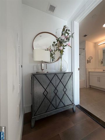 3011 Edwin Avenue 3B, Fort Lee, NJ 07024