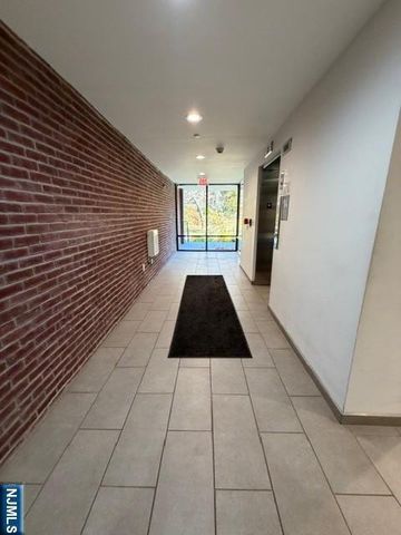 3011 Edwin Avenue 3B, Fort Lee, NJ 07024