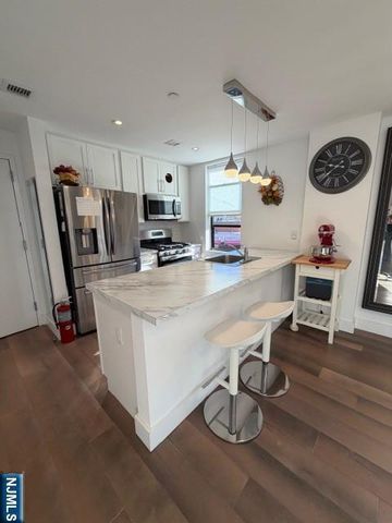 3011 Edwin Avenue 3B, Fort Lee, NJ 07024