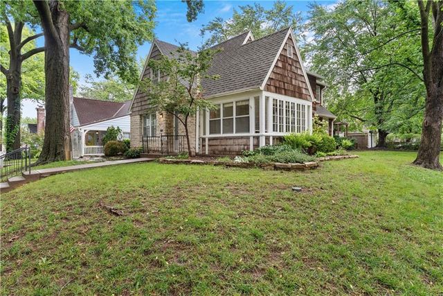 6849 Oak Terrace, Kansas City, MO 64113