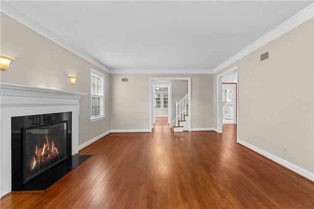 6849 Oak Terrace, Kansas City, MO 64113
