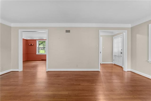 6849 Oak Terrace, Kansas City, MO 64113