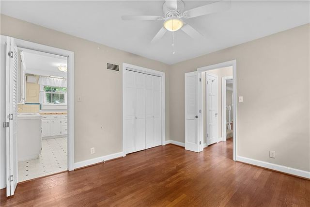 6849 Oak Terrace, Kansas City, MO 64113