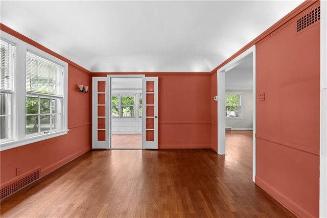 6849 Oak Terrace, Kansas City, MO 64113