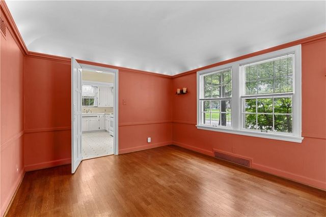 6849 Oak Terrace, Kansas City, MO 64113