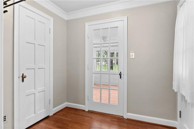 6849 Oak Terrace, Kansas City, MO 64113