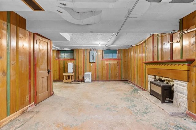6849 Oak Terrace, Kansas City, MO 64113