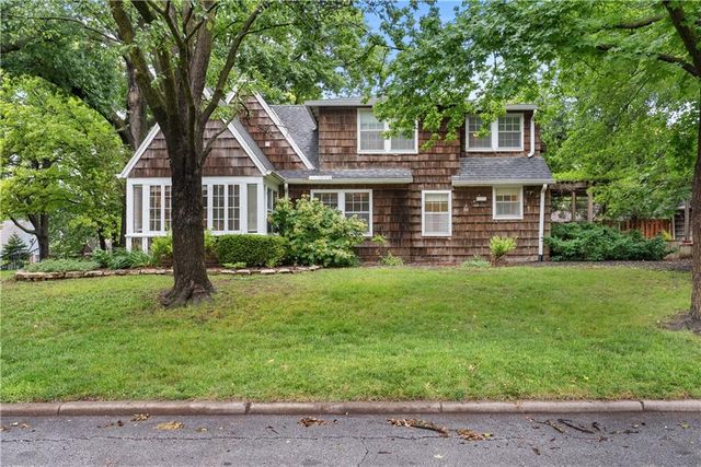 6849 Oak Terrace, Kansas City, MO 64113