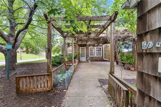 6849 Oak Terrace, Kansas City, MO 64113