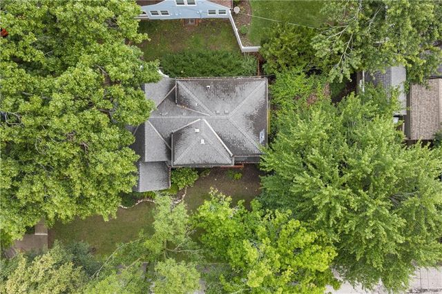6849 Oak Terrace, Kansas City, MO 64113