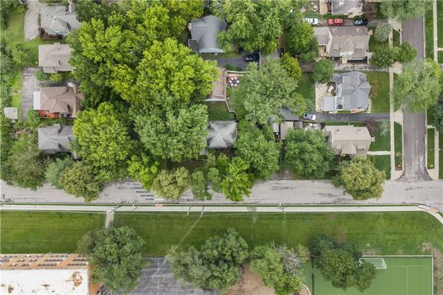 6849 Oak Terrace, Kansas City, MO 64113