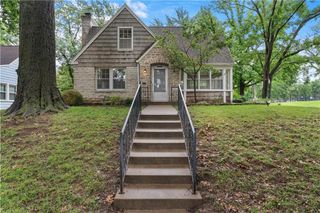 6849 Oak Terrace, Kansas City, MO 64113