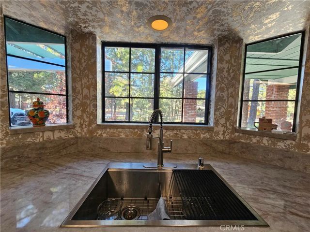 2474 Oak Lane, Big Bear City, CA 92314