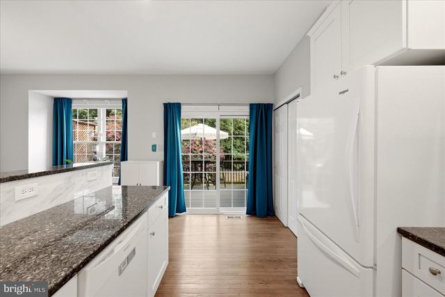 6389 SAINT TIMOTHYS LN, Centreville, VA 20121