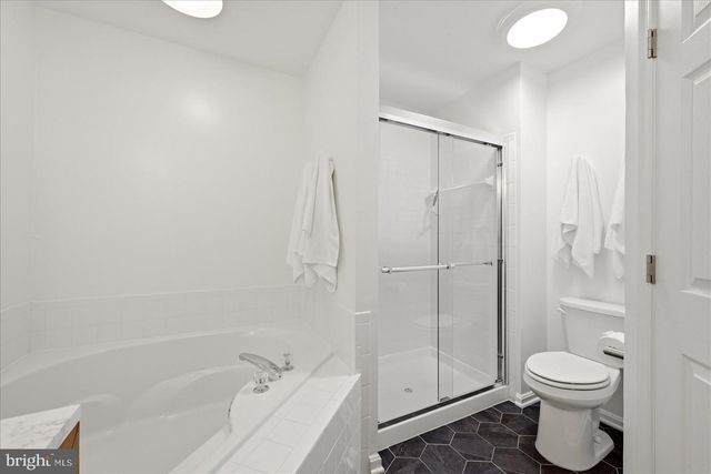 6389 SAINT TIMOTHYS LN, Centreville, VA 20121