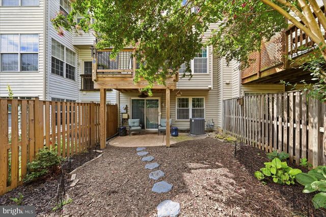 6389 SAINT TIMOTHYS LN, Centreville, VA 20121