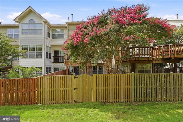 6389 SAINT TIMOTHYS LN, Centreville, VA 20121