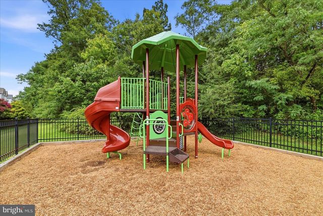6389 SAINT TIMOTHYS LN, Centreville, VA 20121
