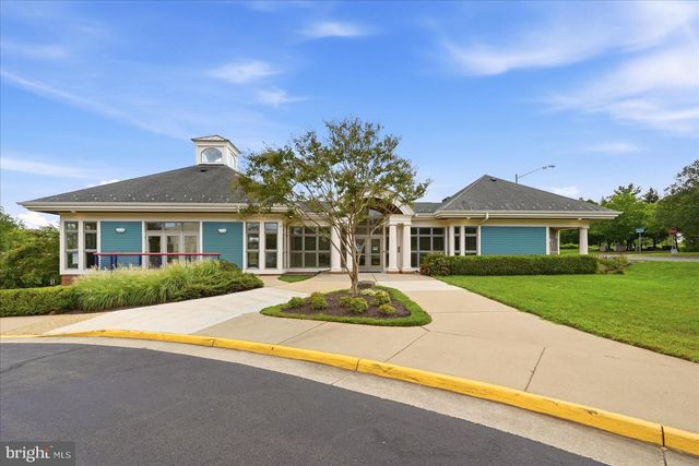 6389 SAINT TIMOTHYS LN, Centreville, VA 20121