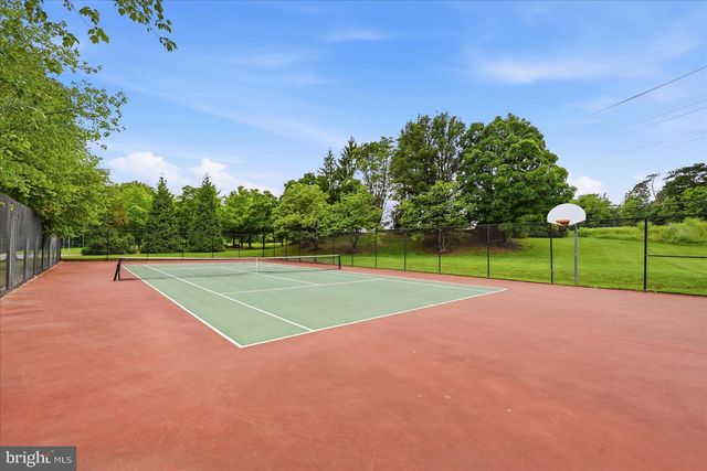 6389 SAINT TIMOTHYS LN, Centreville, VA 20121