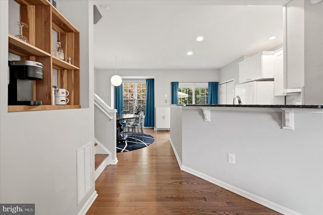 6389 SAINT TIMOTHYS LN, Centreville, VA 20121