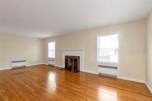 19 Anstice Street, Oyster Bay, NY 11771