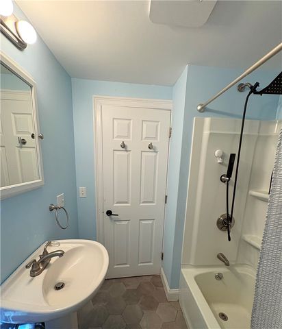 10 harris Avenue, Johnston, RI 02919