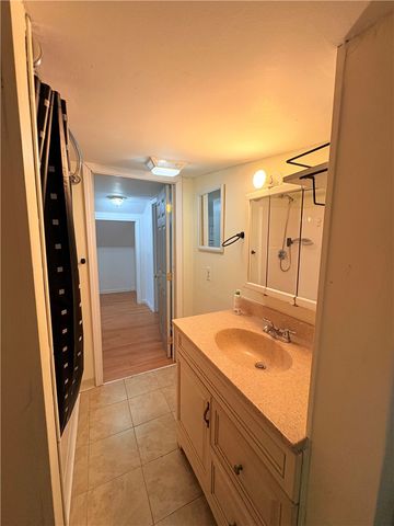 10 harris Avenue, Johnston, RI 02919