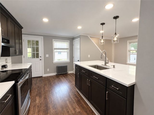 10 harris Avenue, Johnston, RI 02919