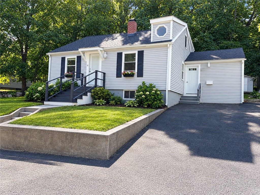 10 harris Avenue, Johnston, RI 02919