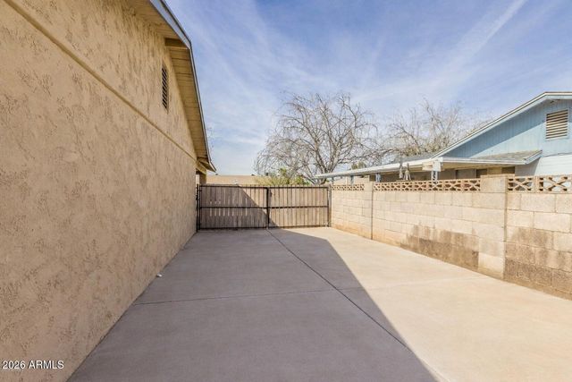 5515 N 62ND Drive, Glendale, AZ 85301