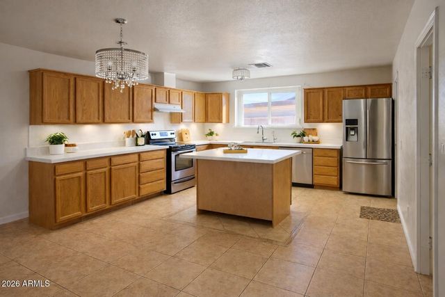 5515 N 62ND Drive, Glendale, AZ 85301