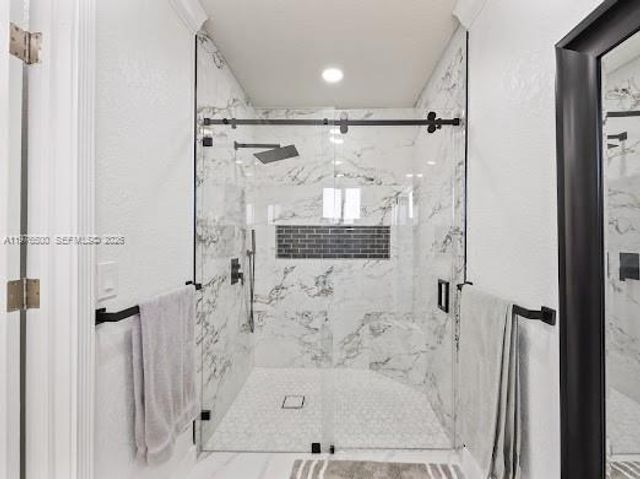 3502 W 72nd St, Hialeah, FL 33018