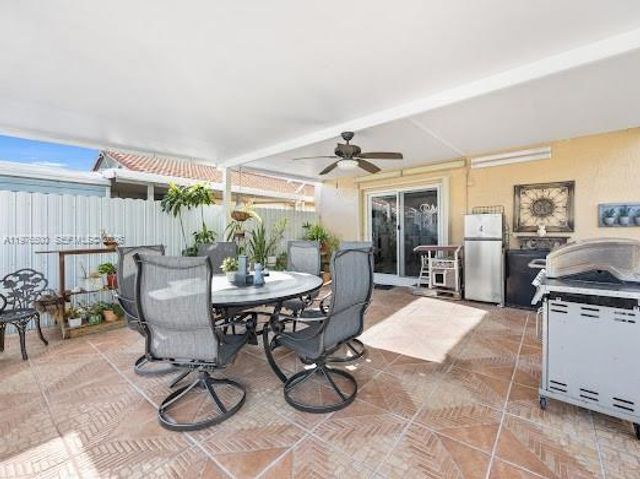 3502 W 72nd St, Hialeah, FL 33018