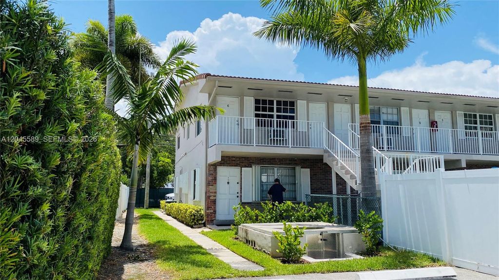 2665 Middle River Drive 1, Fort Lauderdale, FL 33306