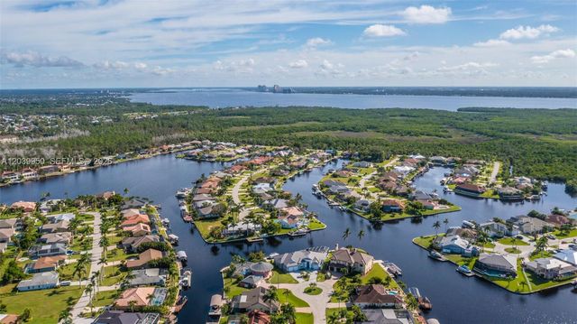 2219 SE 19 PL, Cape Coral, FL 33990