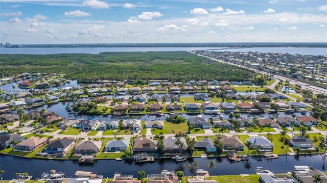 2219 SE 19 PL, Cape Coral, FL 33990