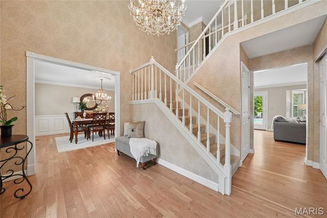 15991 Meadow Oak Drive, Chesterfield, MO 63017