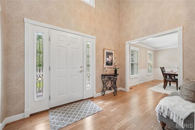 15991 Meadow Oak Drive, Chesterfield, MO 63017