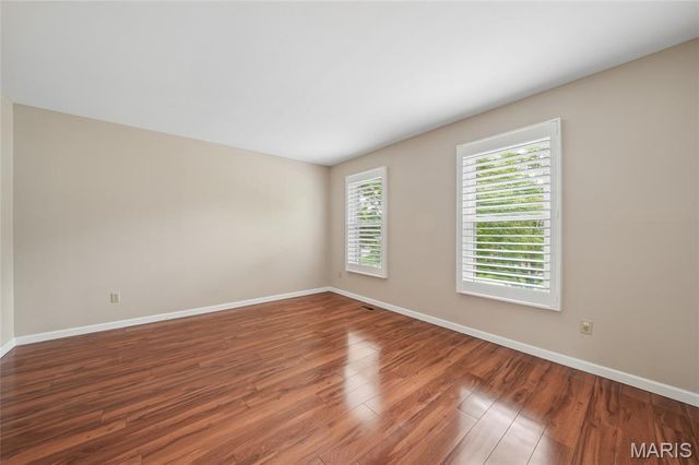 15991 Meadow Oak Drive, Chesterfield, MO 63017