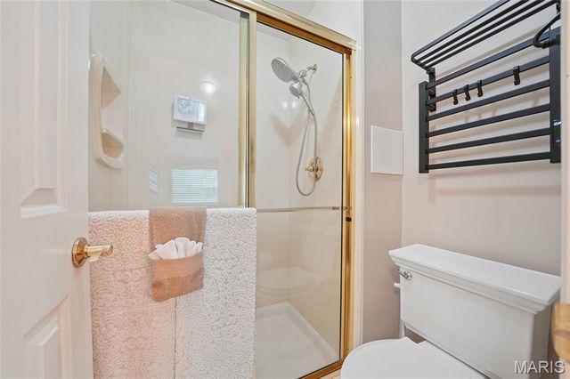 15991 Meadow Oak Drive, Chesterfield, MO 63017