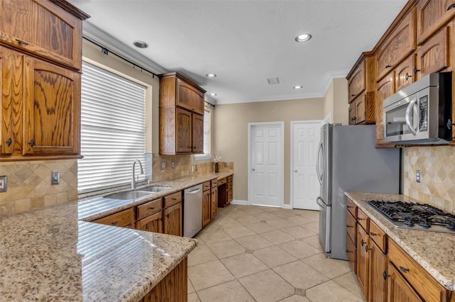 34 Ginger Bay Place, The Woodlands, TX 77382