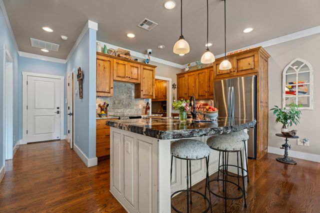 2371 Melody Point Circle, Grove, OK 74344